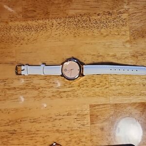 Unisex 3T Analog Quartz Watch: Rose Gold Tone, White Leather Strap, New